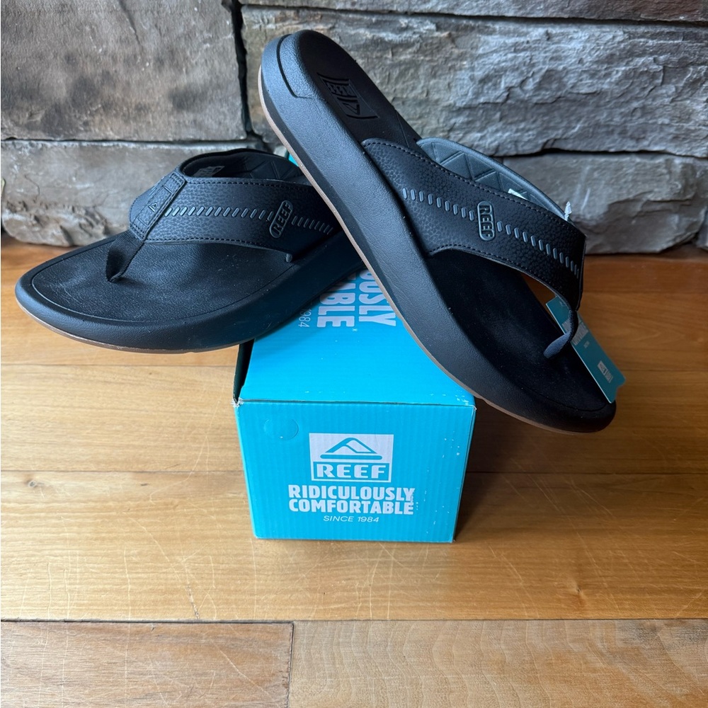 NIB Men’s Reef Flip Flop Sandals Size 12